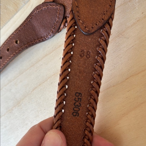 RARE beefeaters gin Brown Leather Belt with Gold Buckle - 38 - Picture 3 of 6